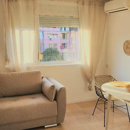 The Boho House With Free Parking 内塞伯尔